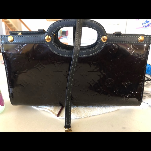 Authentic LV clutch vernissSOLD - Picture 2 of 8